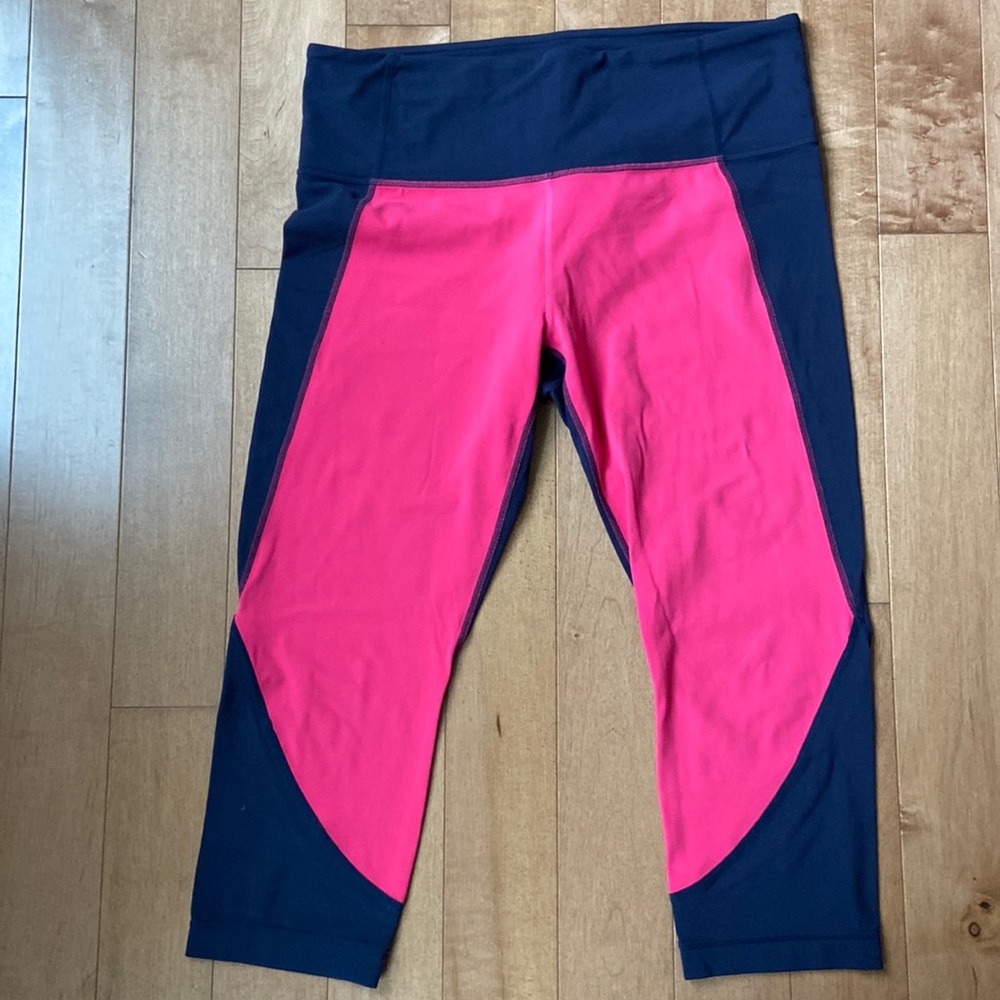 Athleta - leggings - large. Excellent pre-owned condition.